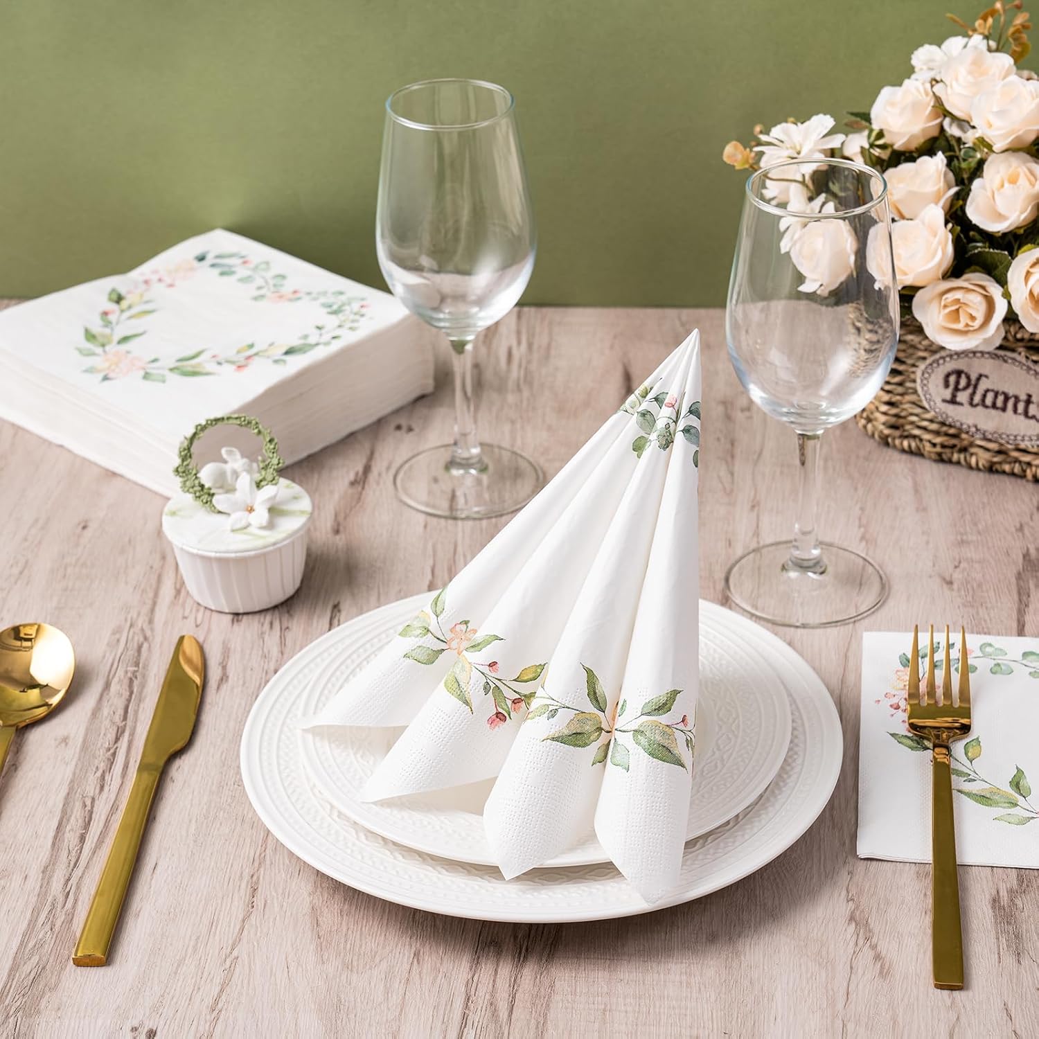 WRAPAHOLIC 50Pcs Floral Heart Napkins 65x65 In