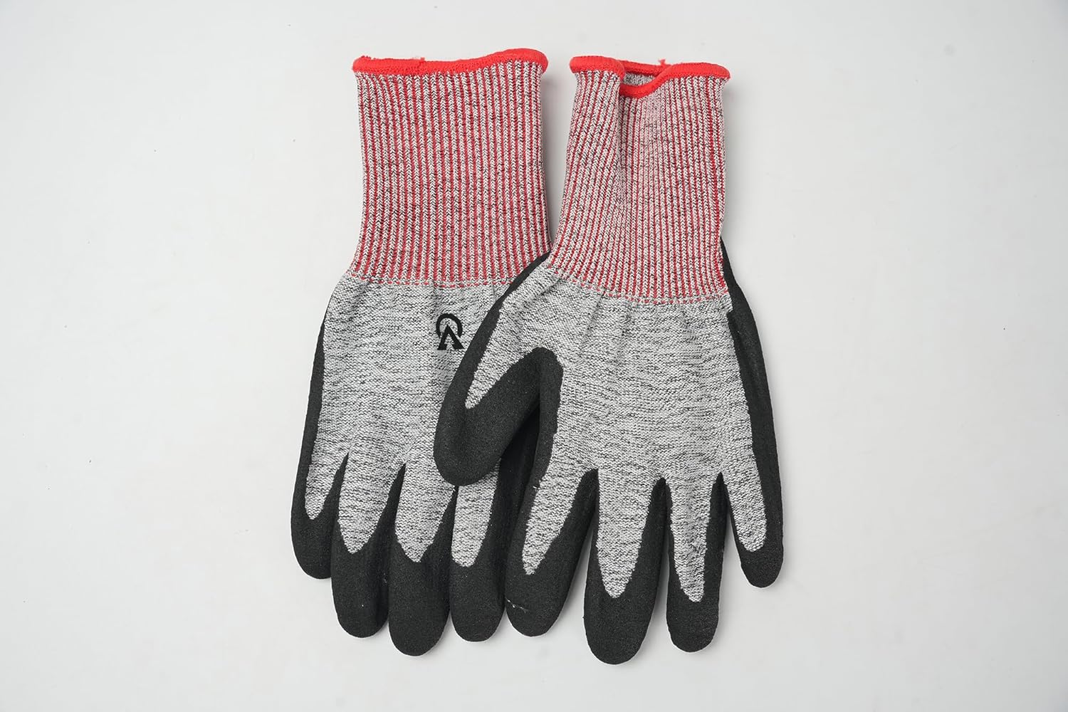 Knitted Grip Gloves in Grey and Red