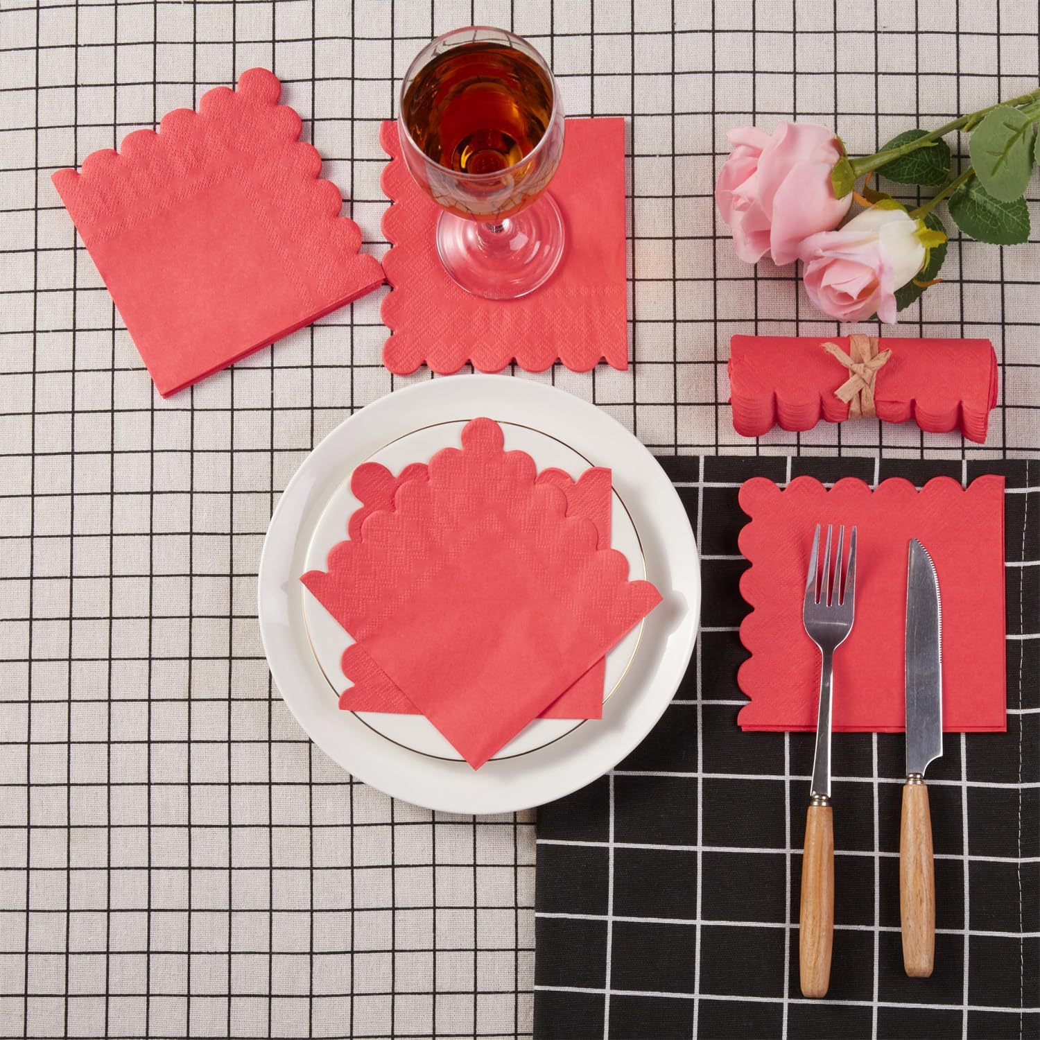 100 Pack 2-Ply Scalloped Edged Napkins Red